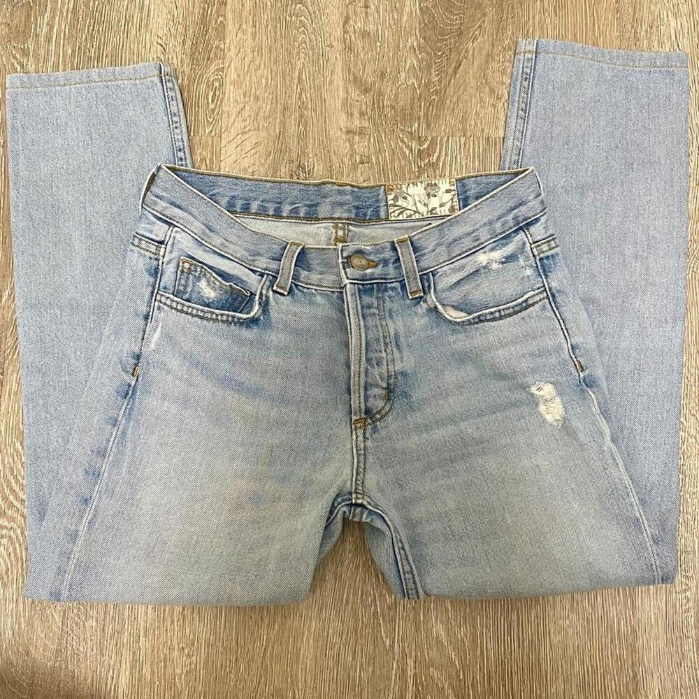 SIWY Jeans Size 26 Light Wash Distressed Denim With Button Fly